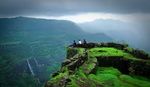 A Traveler’s Guide to 10 Scenic Indian Spots to Visit This Monsoon